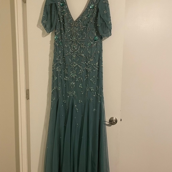 Mother of the bride - Picture 3 of 3